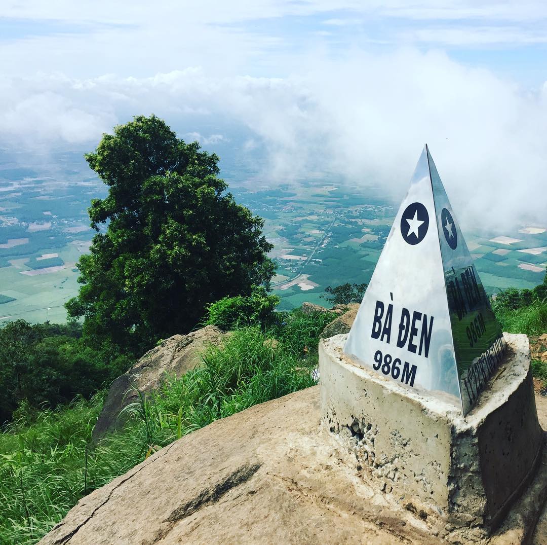 Climbing Ba Den mountain