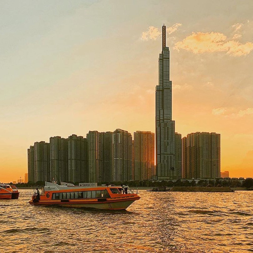 Saigon-waterbus