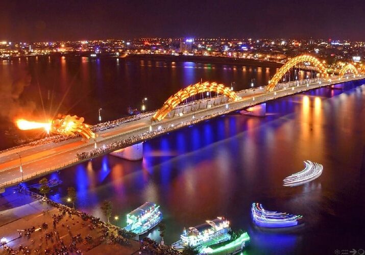 Rồng Đà Nẵng” phun lửa và nước